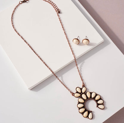 Collecting Choncho Stones - Western style short necklace with Ivory stone necklace