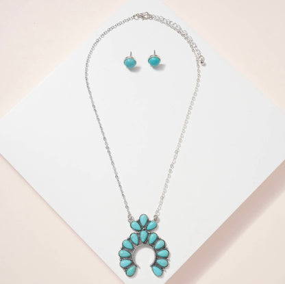 Make a Statement - Western style short necklace with Turquoise stone necklace